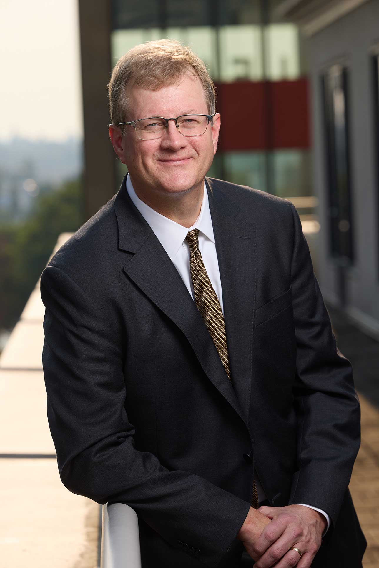 Commercial litigation and business attorney Jeff Pitzer standing in a court room.